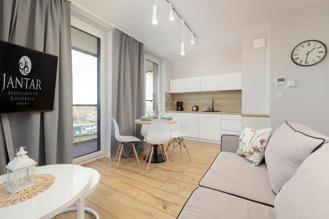 Lighthouse Mrzezyno - Jantar Apartamenty Bagian luar foto